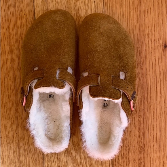 birkenstock clogs fuzzy